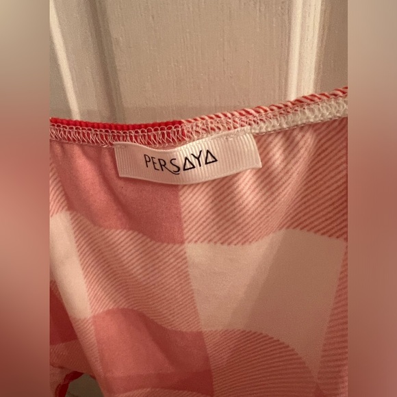 Size small red white checkered plaid cross front back straps cropped crop tank - Picture 4 of 4